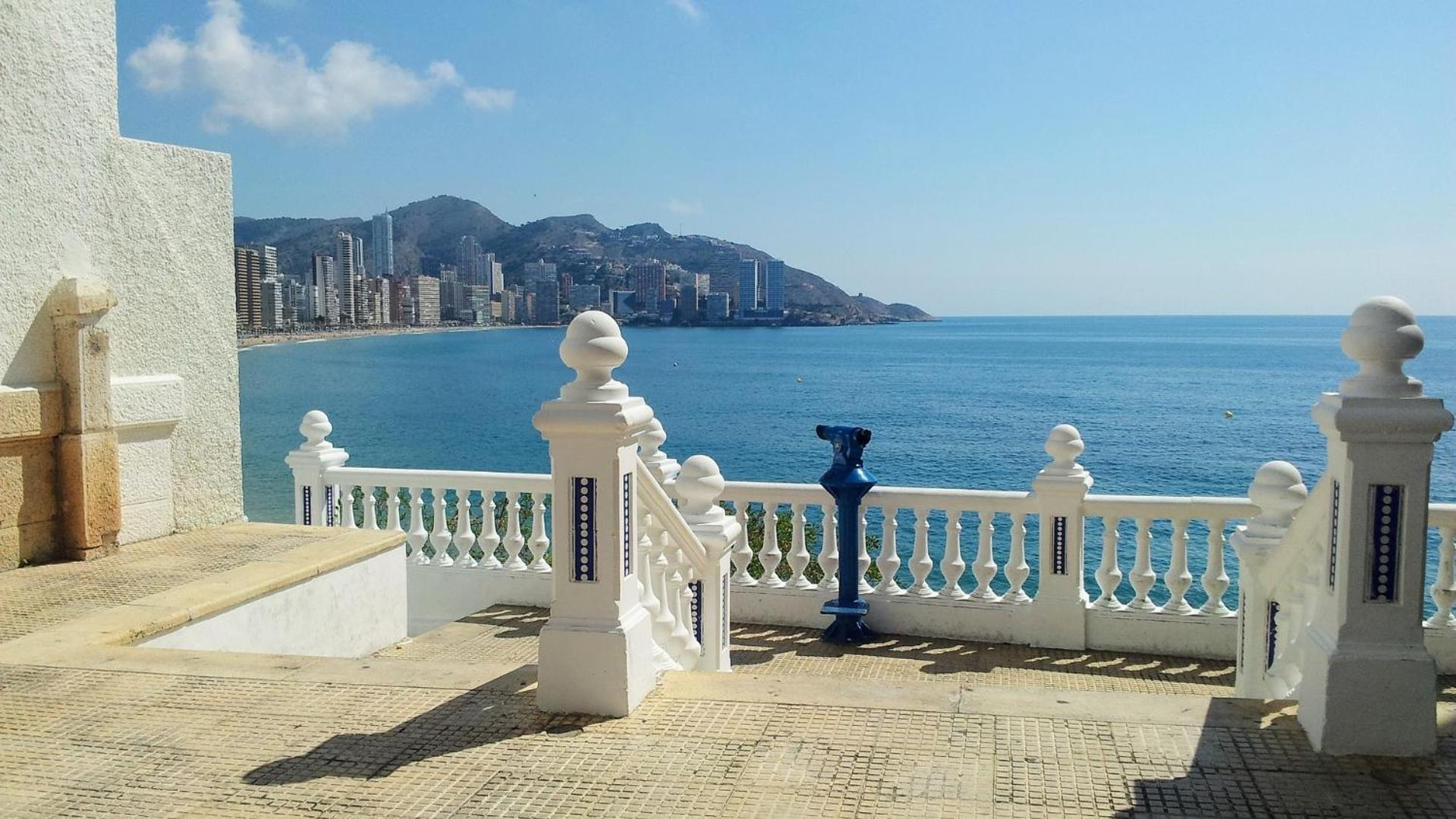 Los Caballos Vip Playa Levante Benidorm Eksteriør billede